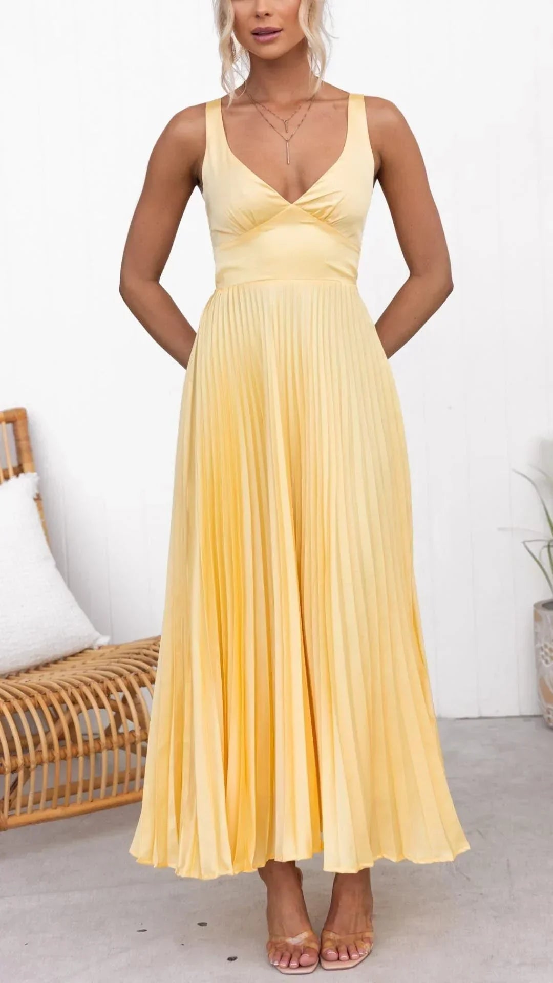 Women's Sleeveless Pleated Maxi Dress with V-Neckline