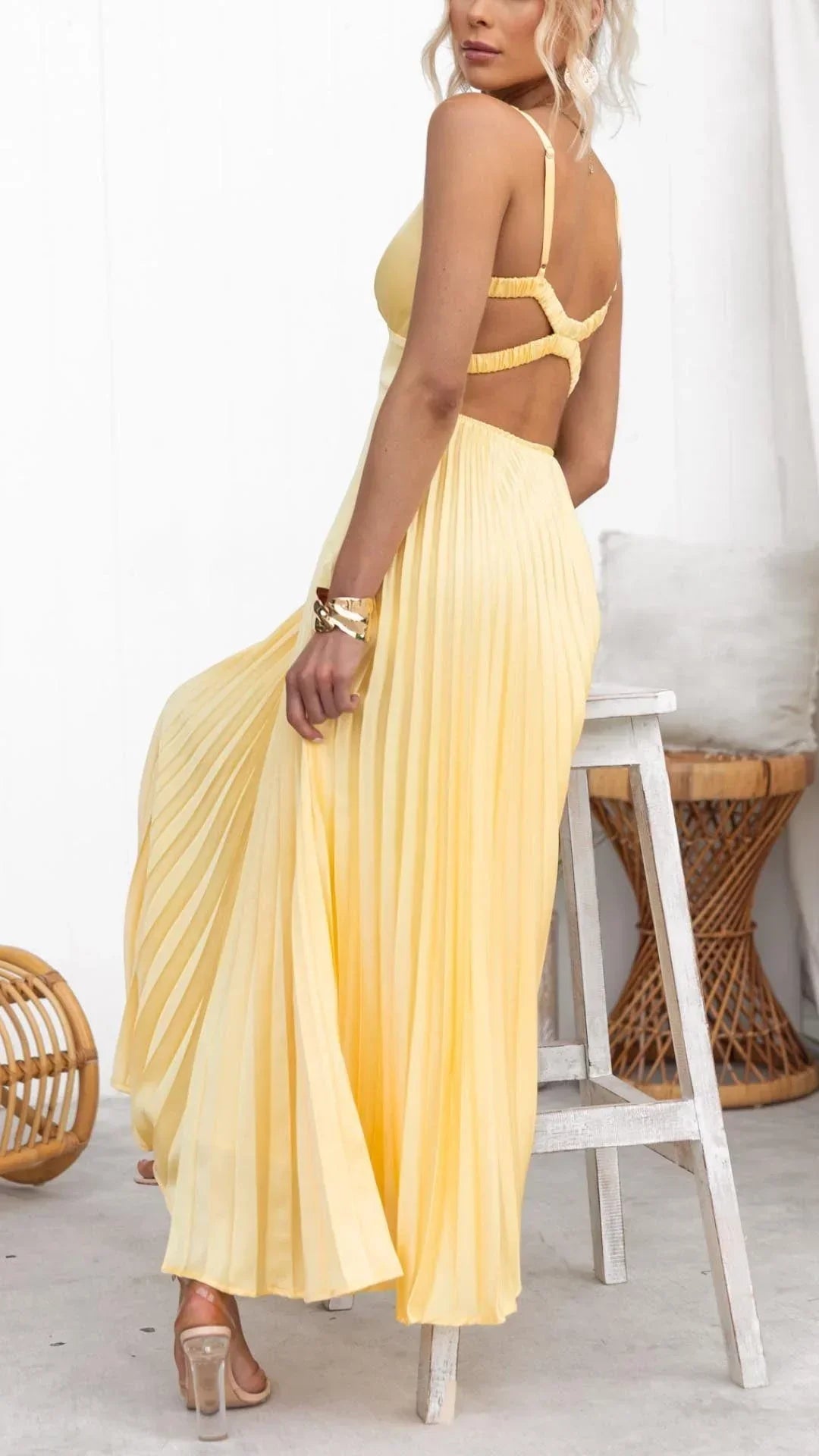 Women's Sleeveless Pleated Maxi Dress with V-Neckline
